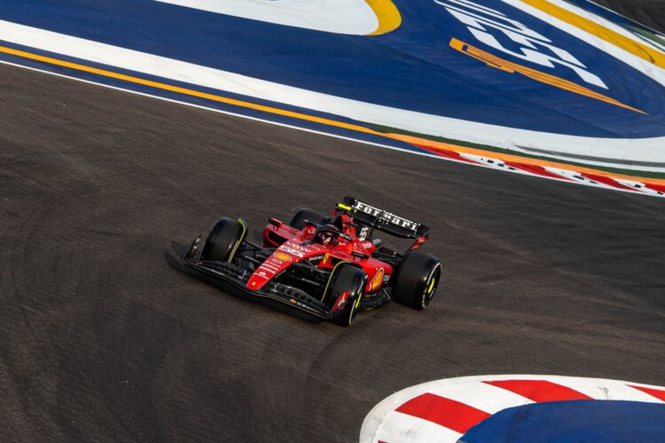 F1: Sainz Jr. wins pole in tight Singapore GP qualifying