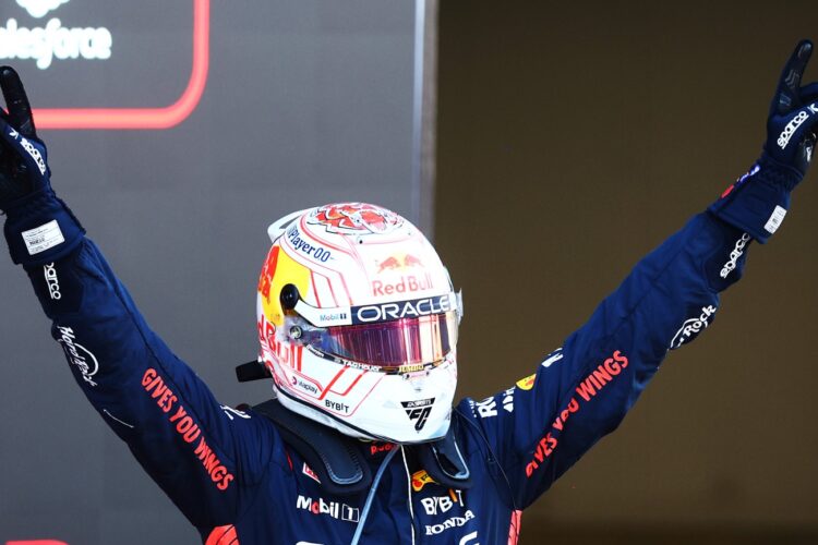 F1: Verstappen wins Japanese GP, Red Bull locks up title