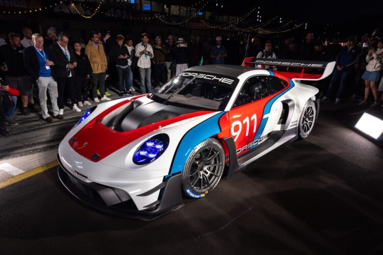 Porsche unveils the new 911 GT3 R rennsport Club Racer