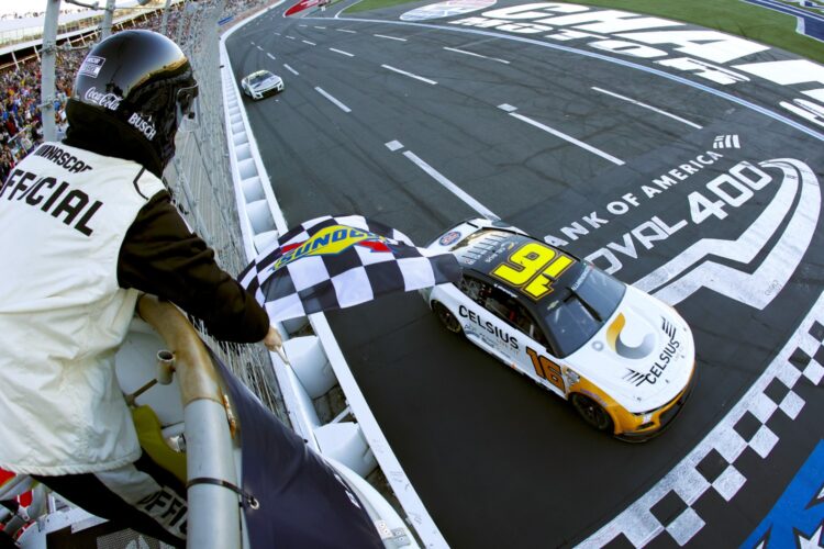 NASCAR: Allmendinger holds off Byron to win on Charlotte Roval