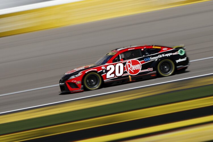 NASCAR: Bell nips Larson for Las Vegas Pole