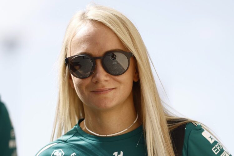 Women in Formula 1: Breaking Barriers in the Fast Lane