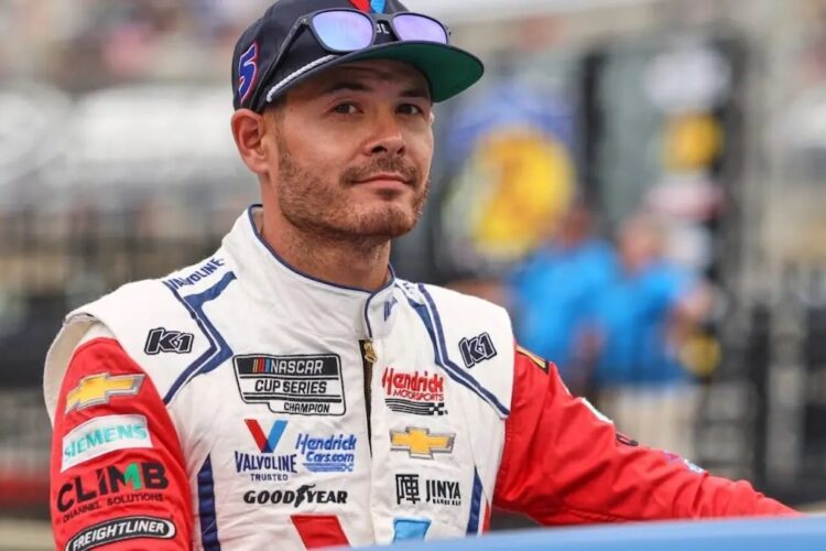 NASCAR News: Larson flips twice in Chili Bowl Prelims