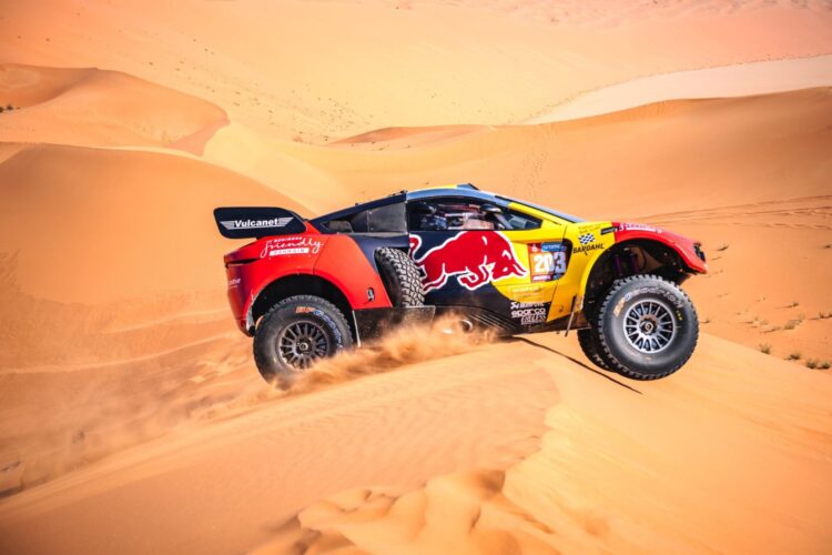 Dakar Stage 6A/6B: Loeb wins, Sainz top overall