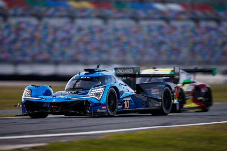 IMSA Rolex 24 Hour 1: #10 Acura leads over #01 Cadillac