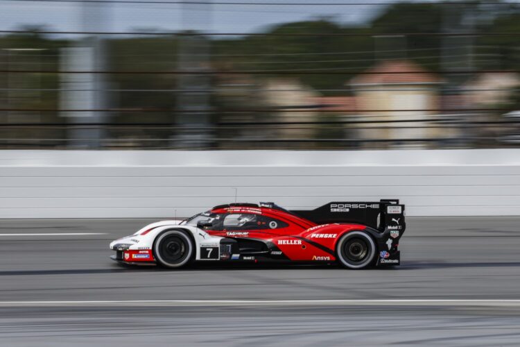 IMSA Rolex 24 Hour 6: #7 Porsche out front at 1/4-Mark