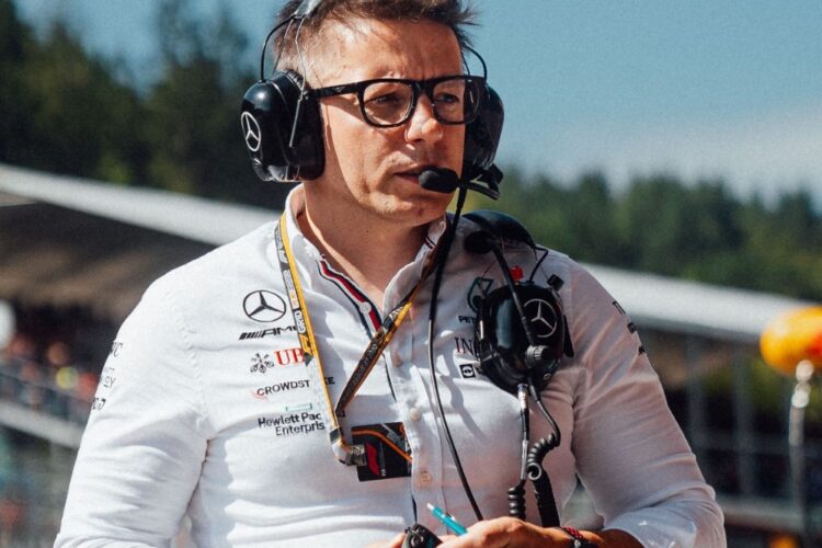 F1 Rumor: Red Bull to poach Hamilton’s engineer Bono