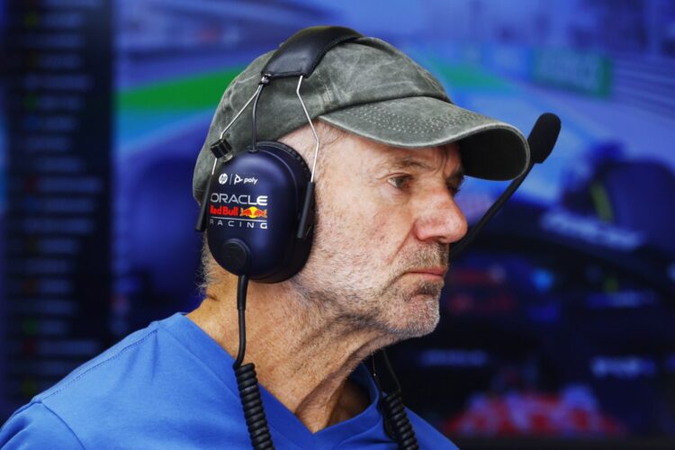 F1 News: Aston Martin denies making big-money bid for Newey  (Update)