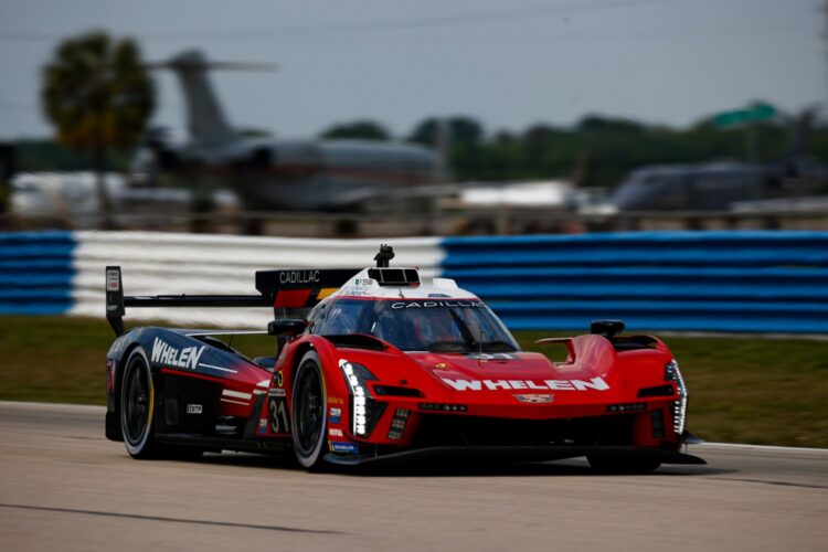 IMSA 12 Hours of Sebring: Cadillacs run 1-2 after Hour 1