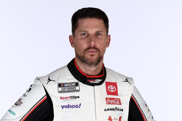 NASCAR News: Hamlin signs contract extension with Joe Gibbs Racing