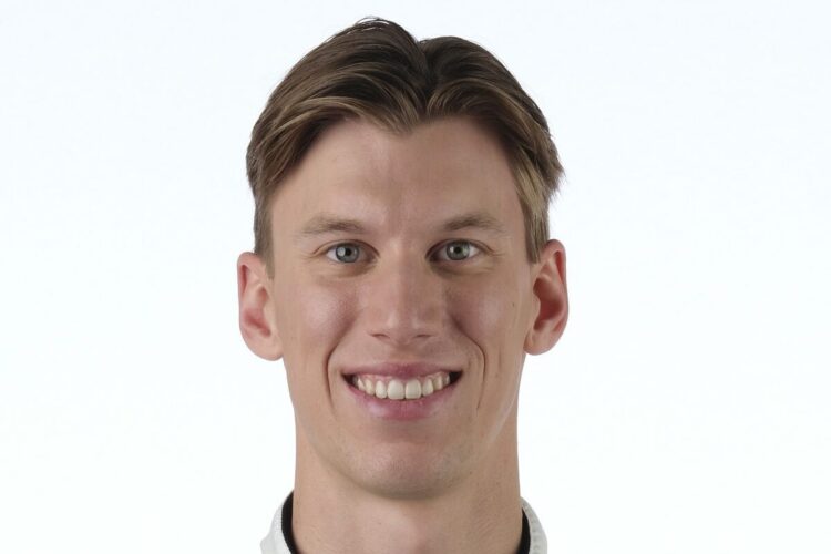 IndyCar News: Sting Ray Robb re-signs with Juncos Hollinger Racing