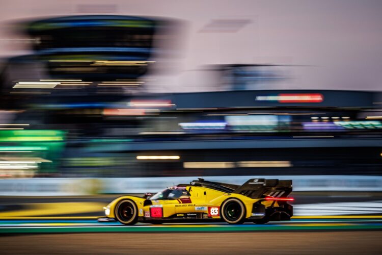 Le Mans Hour 8: Ferrari runs 1-2 at the 1/3 mark