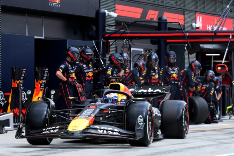 Formula 1 News: Verstappen smoked Hamilton without contact