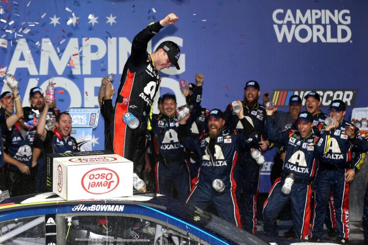 Bowman holds off Larson to win at Chicagoland