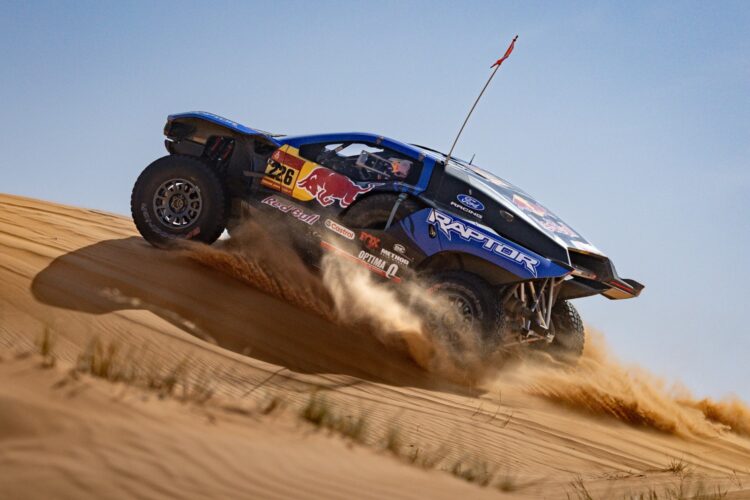 Dakar Rally Stage 7: Benavides tops on bikes, Ekström wins in Cars