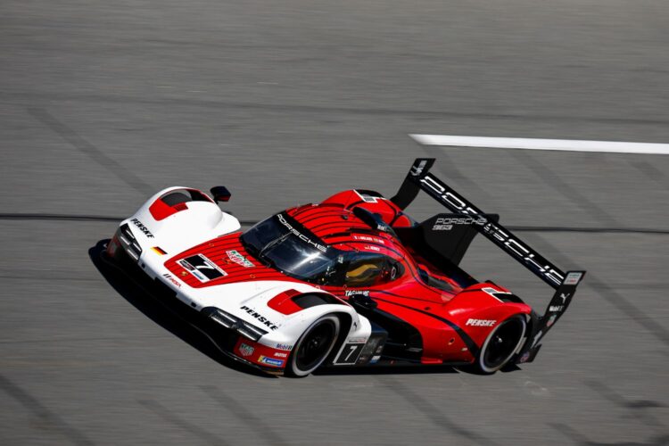 IMSA Rolex 24 Hour 3: #7 Penske Porsche assumes lead