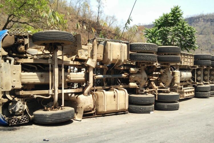 The main causes of Truck Accidents & how to cope with aftermath