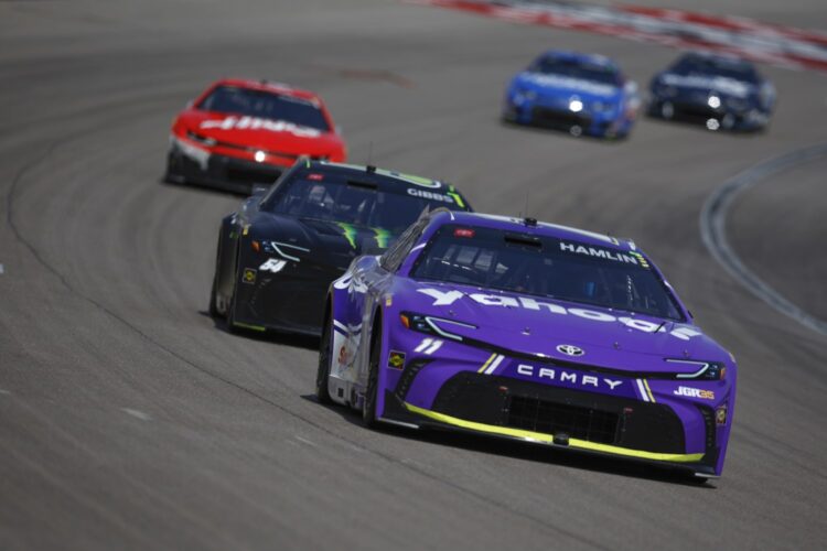 NASCAR News: Hamlin holds off Elliott to win Pennzoil 400 in Vegas