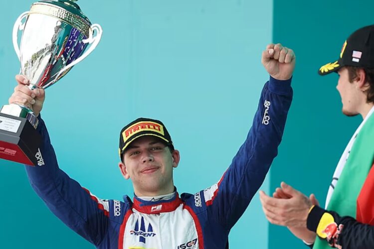 Formula 2 News: Tsolov beats van Hoepen and Dunne to the line to win in Miami