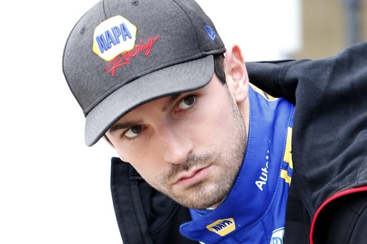 Rossi working to improve short oval setups