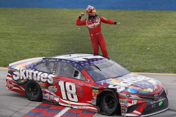 Kyle Busch Fights Off Kyle Larson for Chicagoland Win
