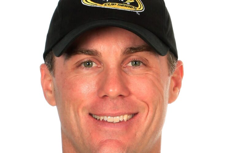 Kevin Harvick wins Chicagoland Nationwide race