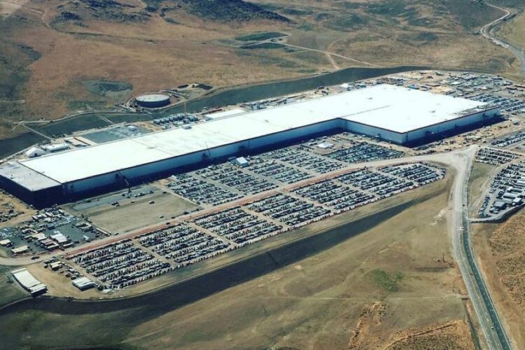 Tesla battery supplier halts expansion, raising red flags