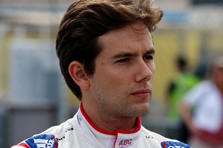 Munoz to sub for Wickens final two races