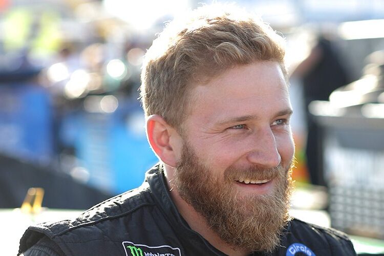 Jeffrey Earnhardt, StarCom Racing ink Cup deal for 2018 season