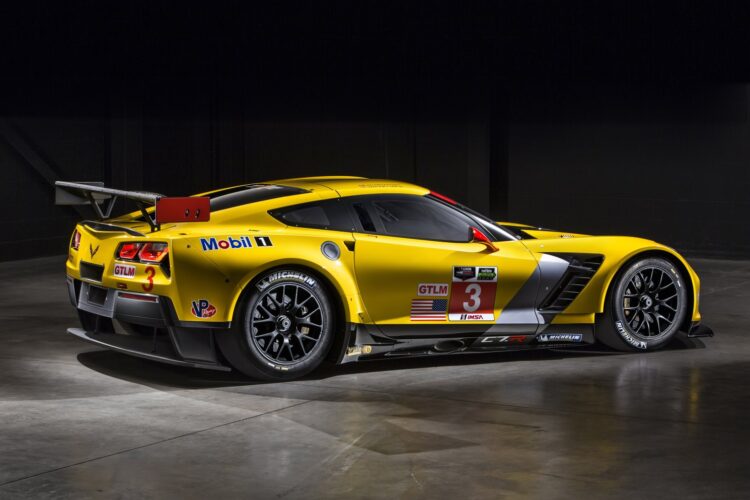 New Corvette C7.R shares tech with new Z06