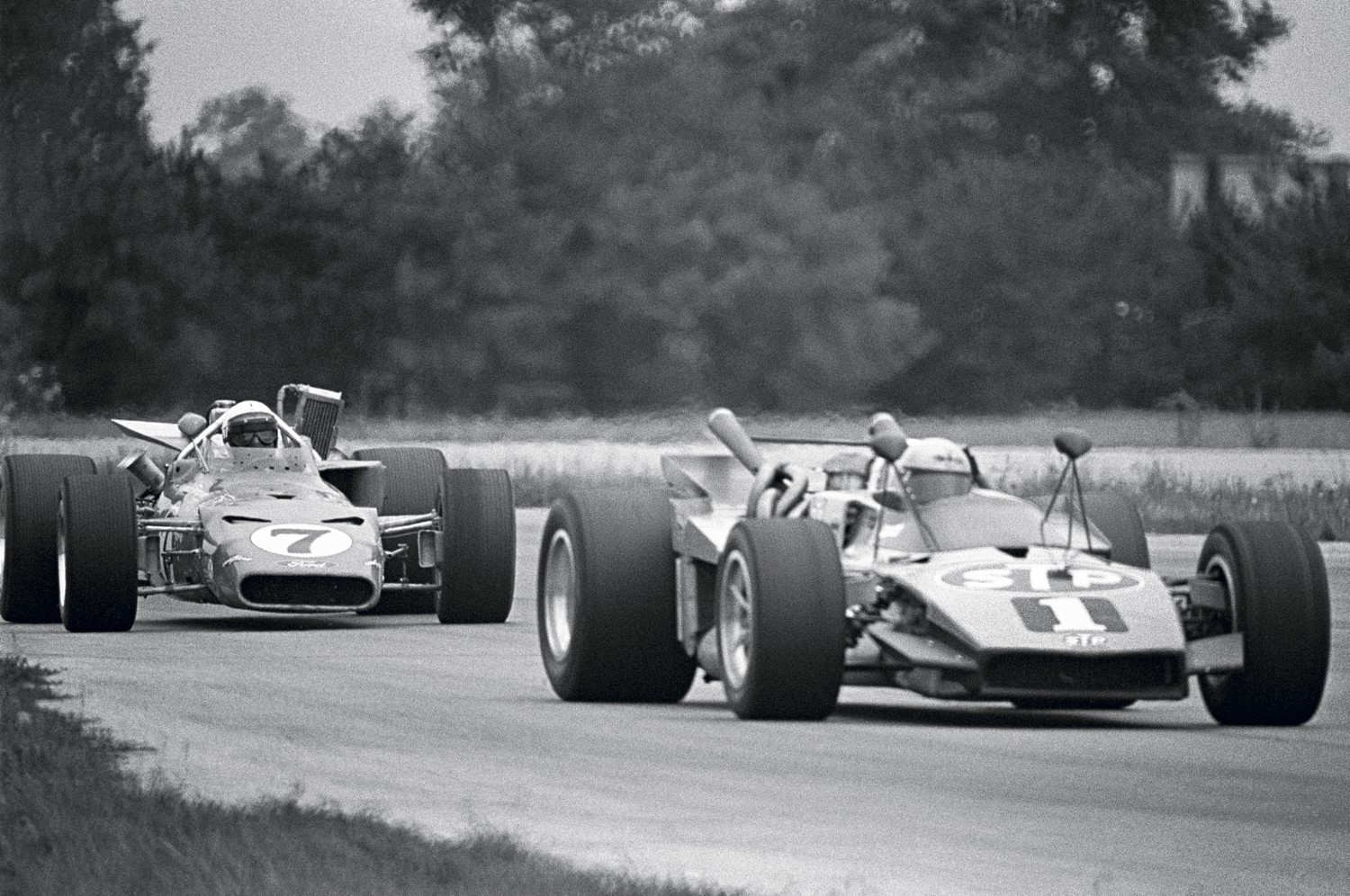 Andretti leads Foyt at Castle Rock in 1971