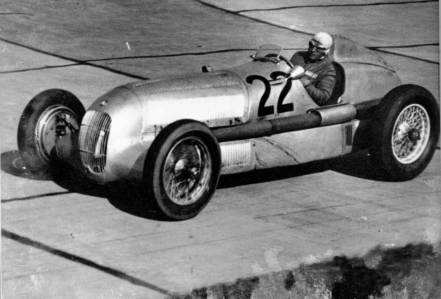 International Eifel race on the NÃ¼rburgring, June 3, 1934. Luigi Fagioli (start number 22) in a Mercedes-Benz 750-kg formula racing car W 25. The 1934 Eifelrennen was the first race the Mercedes-Benz W 25 ever competed in. Manfrd von Brauchitsch won the race in the new W 25.